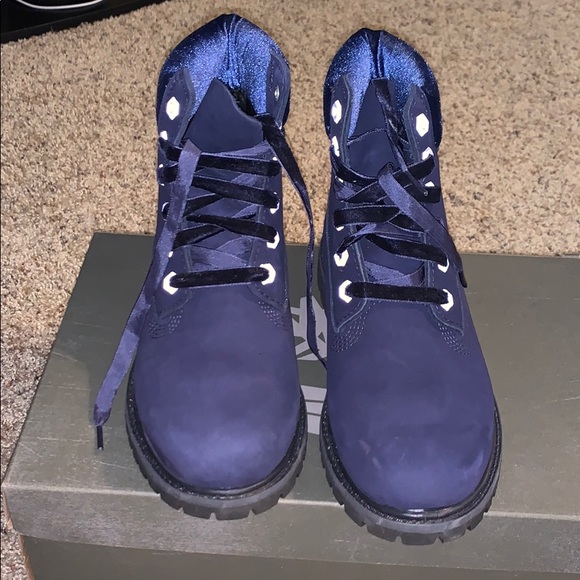 COPY - Navy velvet timberland boots size 7.5 - Picture 5 of 5